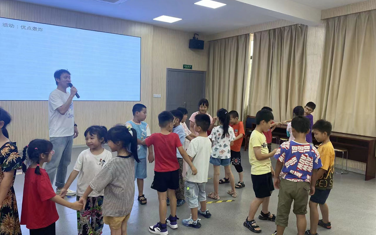 两当龙观乡中心学校